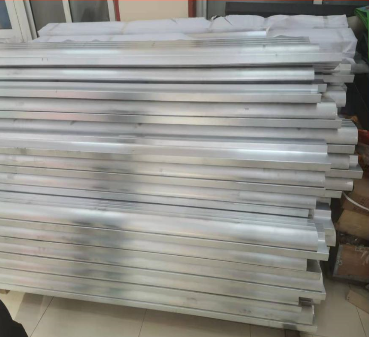 Monster belting | Manufacturers of steel cord elevator belting