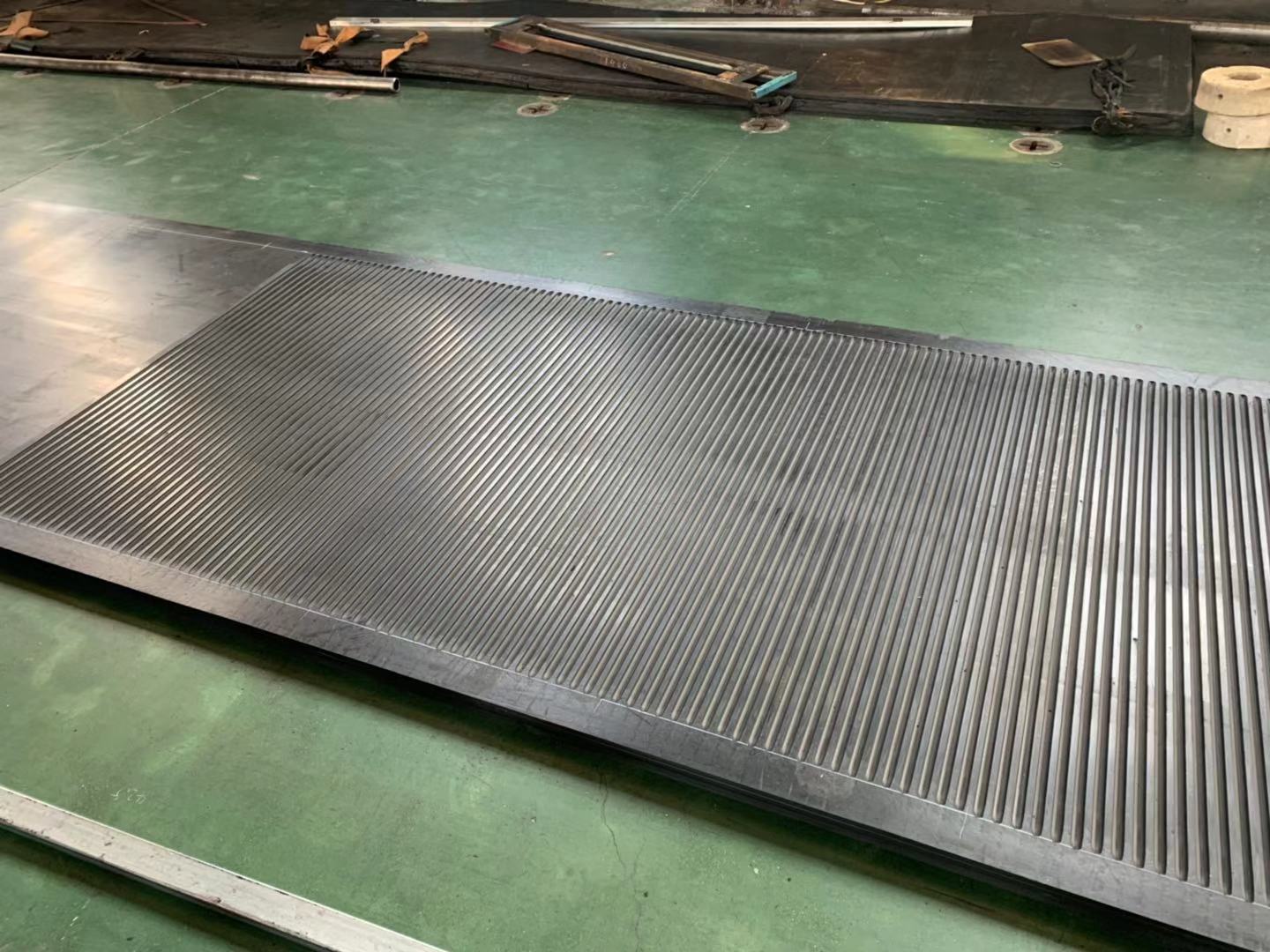 Vacuum filter conveyor belts